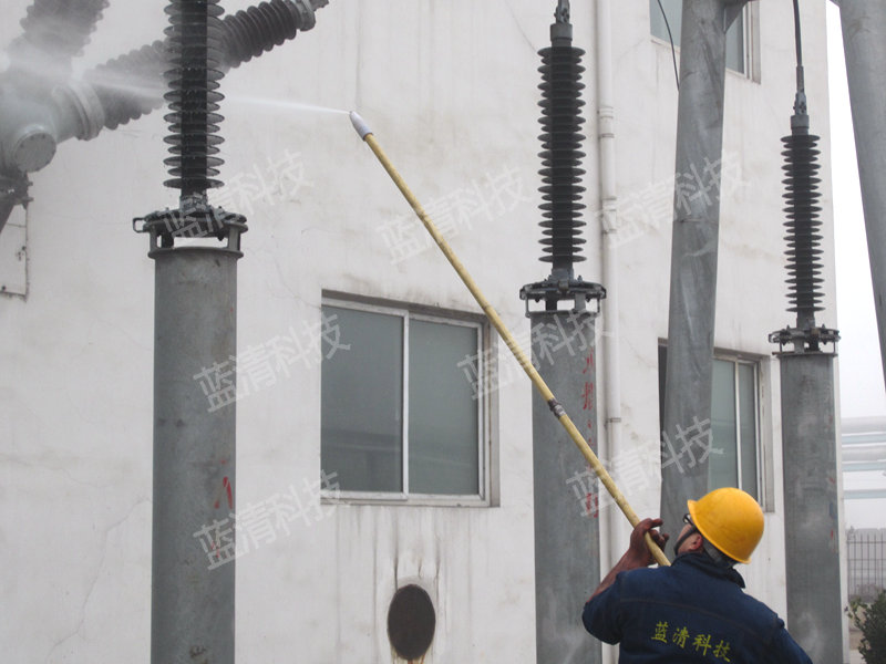 避雷器带电清洗